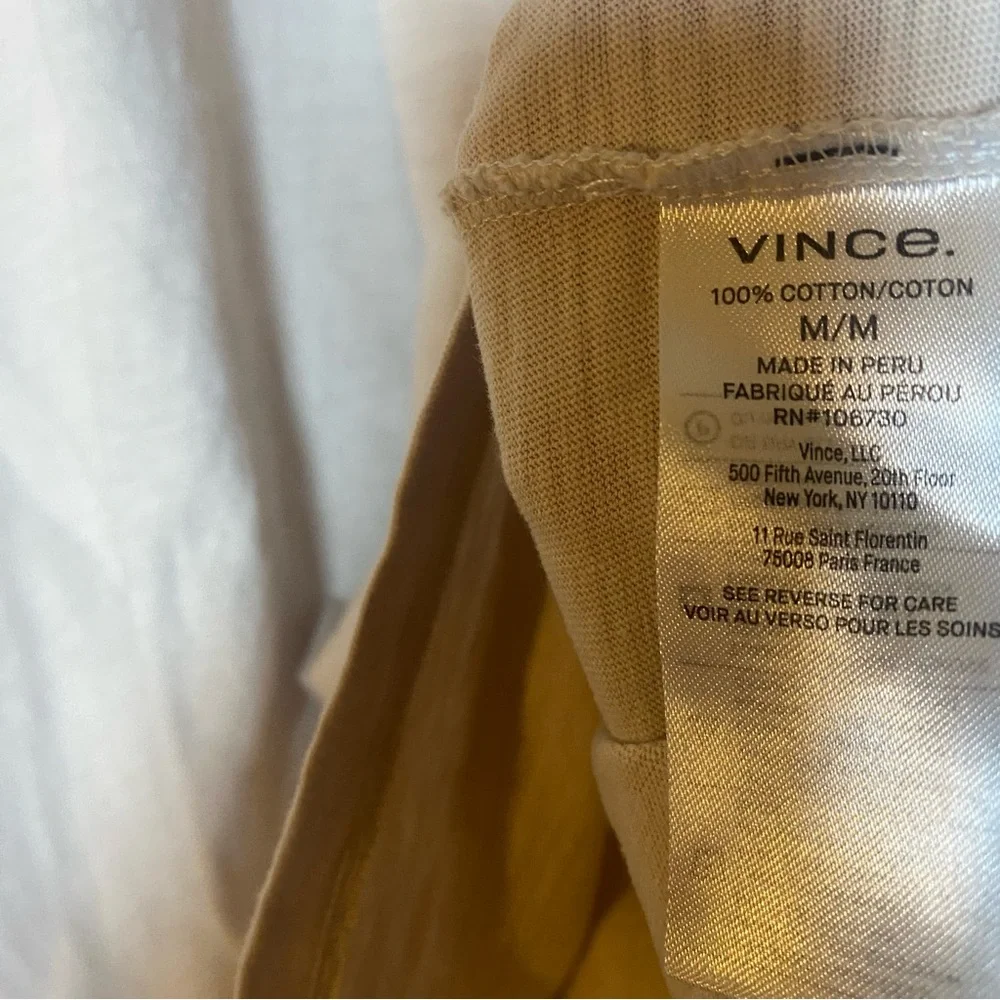 Vince Men’s Light White Slub Polo Size Medium 100%‎ cotton minimalist preppy